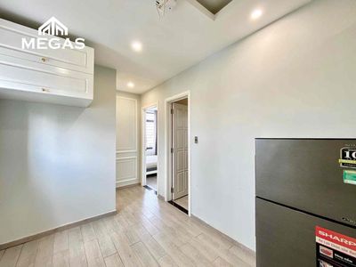 Rent the apartment. Full Seven Bedrooms. Right upriver.