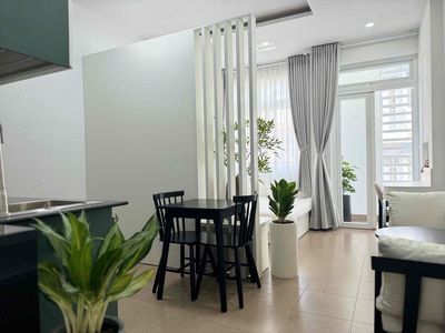 Rent the apartment right near the airline park.