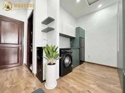 Rent the apartment right near the airline park.