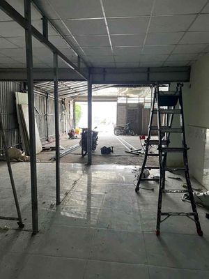 Rent a fourth grade house. 11th Street. 6 meters x 20 meters. At 7 million.