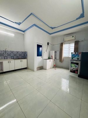To rent a 5-story Rqz2-4-30 store.