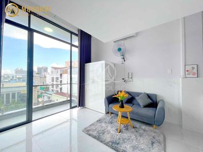 The new apartment faces Etown Cộng Hoà balcony wide area