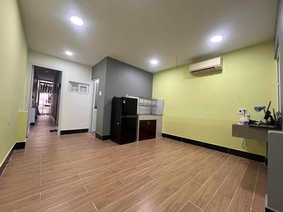 The 25-foot hotel is now free of Niurka Lien and Honglan.