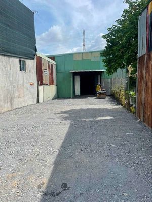 Rent the warehouse 42 rounds of Thủ Đức near the square market