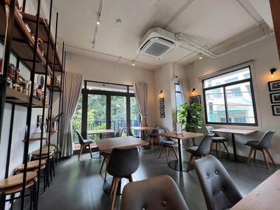Rent the super alleyway Hoàng Việt_6 x16 m_3rd floor, Upper Court.