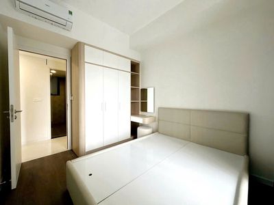 Well, there's a couple of bedrooms-three, new Victoria Village bedrooms, new air conditioning, new pql sacks.
