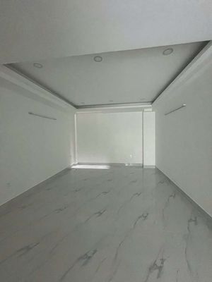 Rent a new house built by kDC Bình Phú - a 40-pound elevator kitchen.