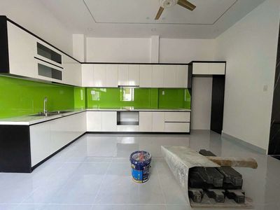 Rent the new 2/b corner area 5*20 meters