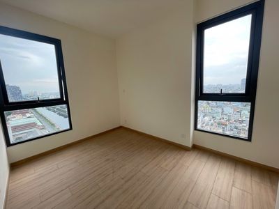 We need to rent a three-room apartment with a furniture for only 1.5 million new housing.