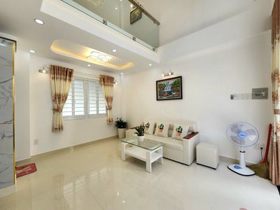 Rent a two-to-one-Zqz-1, 5 x 8 meters 3rd floor bedroom for 18 million