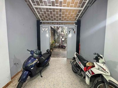 Rent Lê Văn Sỹ Tân Bình 4 x 20 meters, 3 floors, 4 bedrooms - 25 million a month