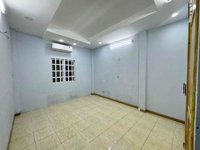 Rent Lê Văn Sỹ Tân Bình 4 x 20 meters, 3 floors, 4 bedrooms - 25 million a month