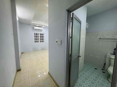 Rent Lê Văn Sỹ Tân Bình 4 x 20 meters, 3 floors, 4 bedrooms - 25 million a month