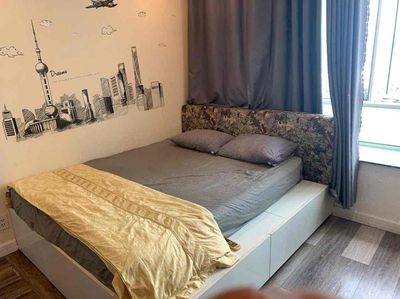 Rent an apartment. A room with an English apartment. Two fines.