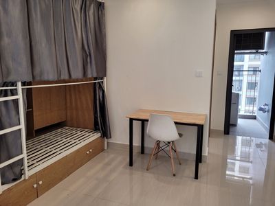 vinhomes dorm-- security 24/7, near ufm, fpt just carry the suitcase right in