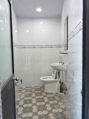Rent the original Huỳnh Tấn Phát-- 7th county at 9.5 million a month.