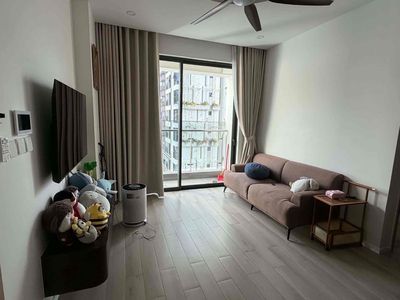 The owner rented two rooms of Lumiere Boulevard Full interior