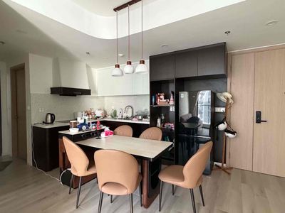 The owner rented two rooms of Lumiere Boulevard Full interior