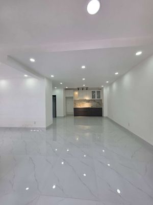 Rent us the chung cư da sà ground floor. The area is 8/8 meters. 3 bedrooms up.