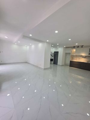 Rent us the chung cư da sà ground floor. The area is 8/8 meters. 3 bedrooms up.