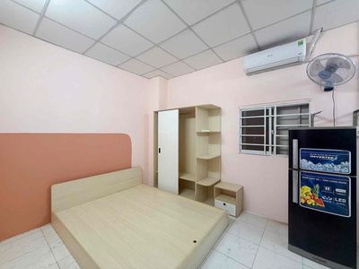 Rent a studio near the spring sun, new college finance market.