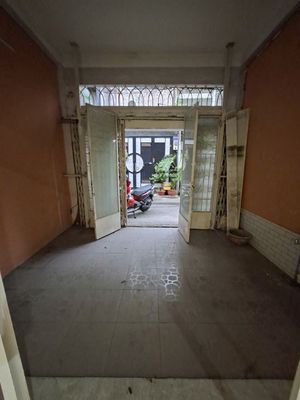 4 meters Lạc Long Quân, 3rd floor bedroom, 4 x20 meters, 15 million