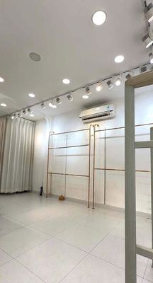 Only 19.5 million, Huỳnh Văn Bánh beauty house, bedroom 36 M2 01, 4th floor 01, 3 utility bedroom.