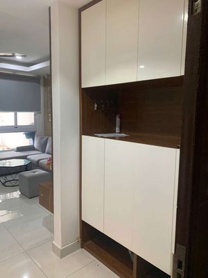 Remax Plaza 6th place for rent