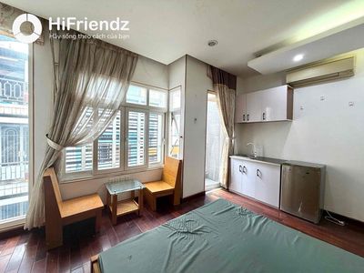 The 5th balcony studio, xx full of Lê Văn Sỹ County 3 -- right on the sands.