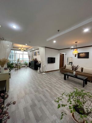 Rent a Vietcong 8. Tell me what's going on here, tell me what's going on. 150 meters 2 3 bedrooms cost 16 million