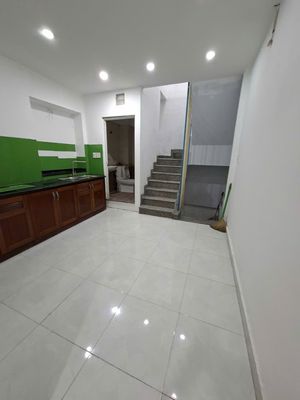 4x14 Nguyễn Tri Phương alleys are clear 2 floors all the time, 3 toilets