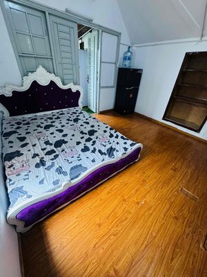 Rent an 8-Two-Federage Room, no sleep-in-the-book furniture.