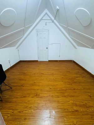 Rent an 8-Two-Federage Room, no sleep-in-the-book furniture.