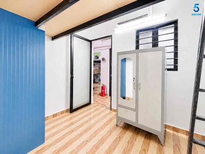 The elevator's ice-cold motel