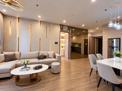 The owner needs a quick rental. Three bedrooms-- 19.5 million.