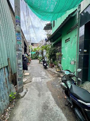 House 1 .10 a floor 90 meters wide near Paromall District 8