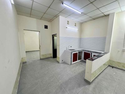 House 1 .10 a floor 90 meters wide near Paromall District 8