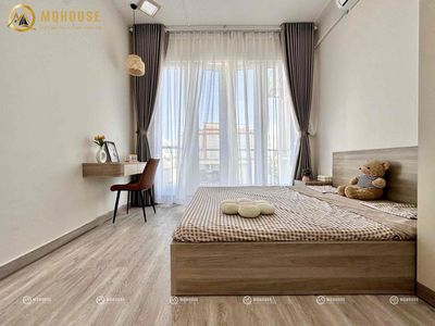 - Thoại Ngọc Hầu.