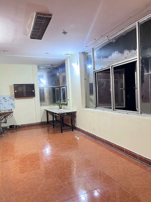 Rent room.