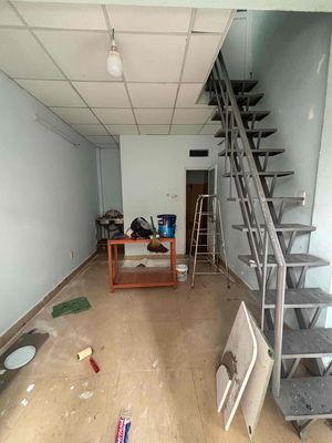 In the front room, the hk is the same owner.