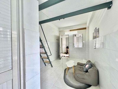 Rent room cheaply with elevators, garages, 40 meters wide .