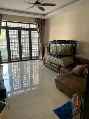 Rent a two-story apartment, four bedrooms, full-on-the-line furniture to write down the ball.