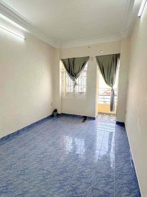 Nice house, standard offer, 1 ground a floor, heading for District 1. District 2 ok