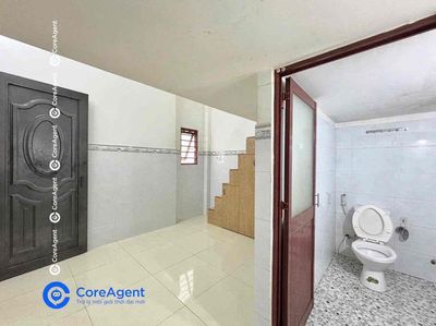 Synchronising room Duprix near Public College (Huit)