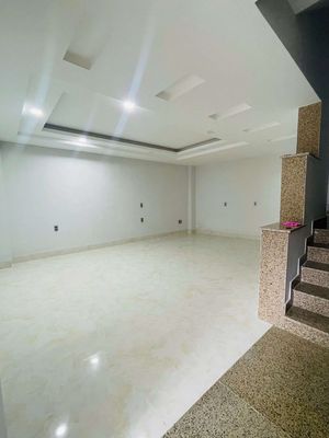 Five bedrooms with a Nguyễn Văn Đậu elevator. It's 30 million.