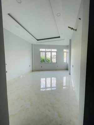 Five bedrooms with a Nguyễn Văn Đậu elevator. It's 30 million.