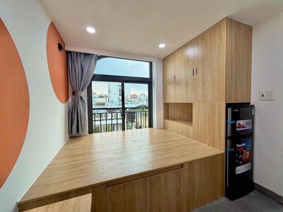 A fully-priced utility studio.