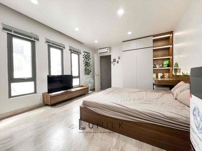 The big window studio - smooth-to-light