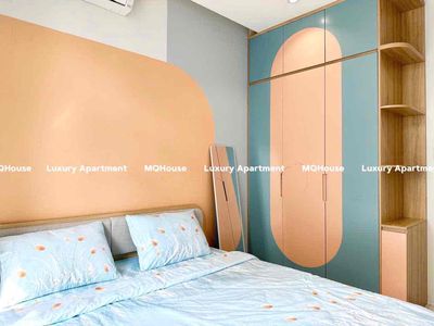 The studio one-to-one-year-old Bancol-Pacol system is raised with a small pet pet.
