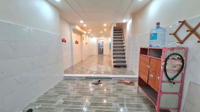 County 1 – near the Front, 3 bedrooms, 16 million a month-- rare, ind, sv, kd